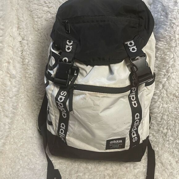 Adidas Black and White Sporty large fabric Backpack with padded back & straps - Picture 5 of 12